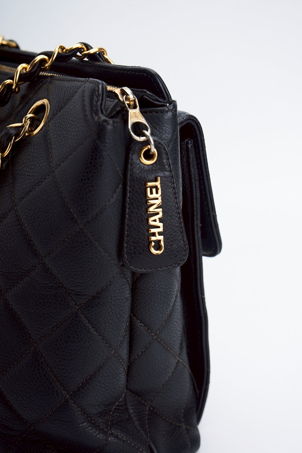 Chanel caviar chain bag