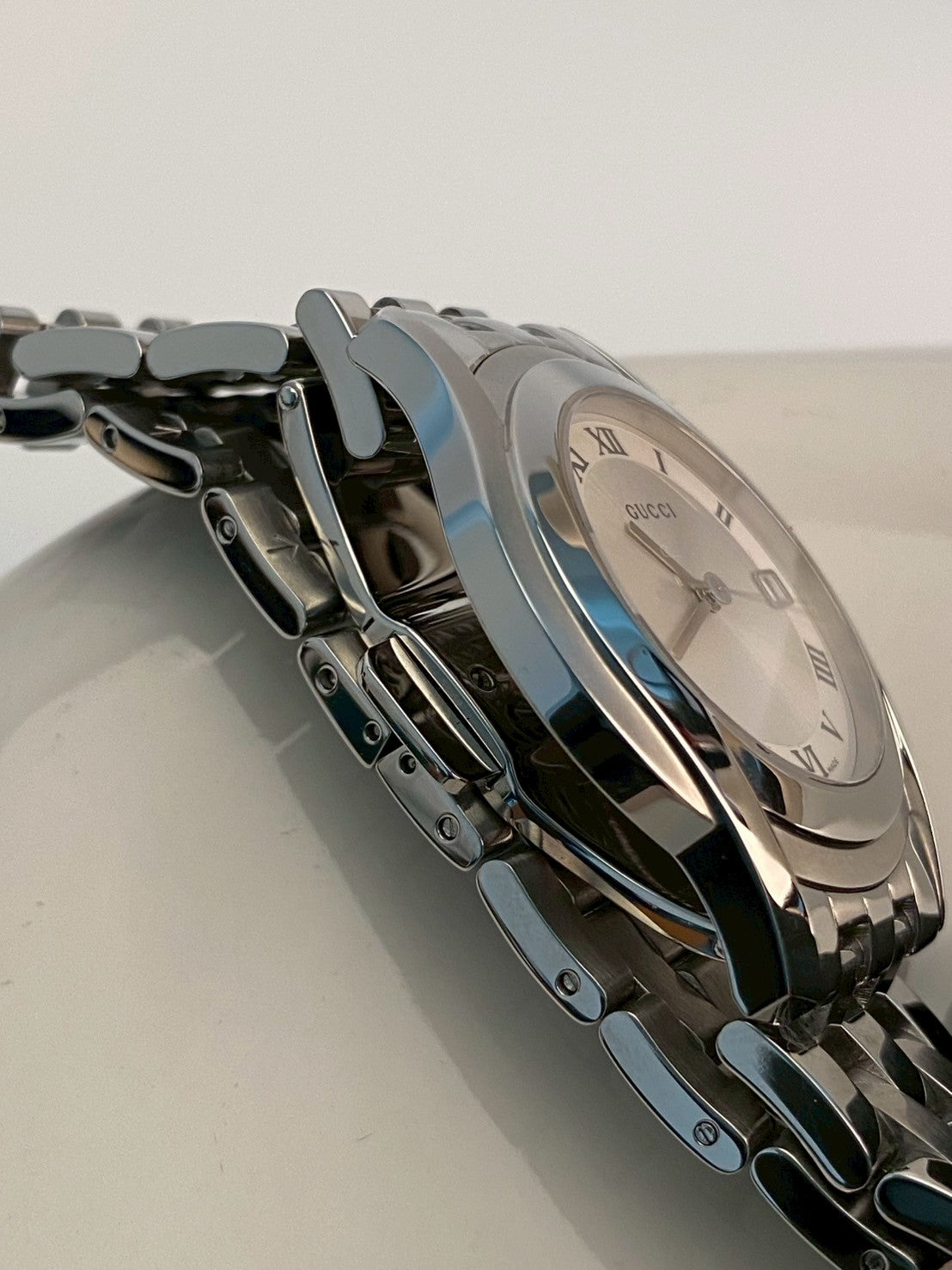 Gucci 5500M silver