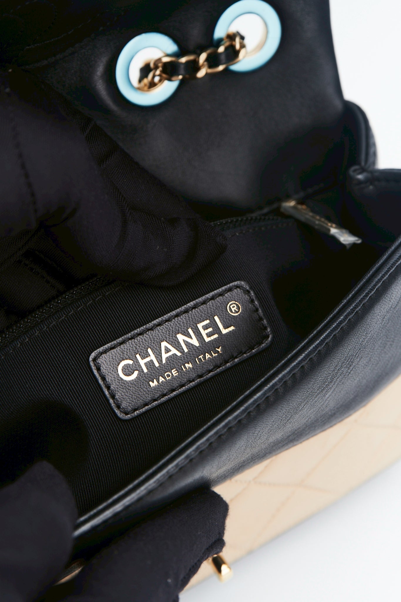 ChanelQuilted Graphic Flap bag