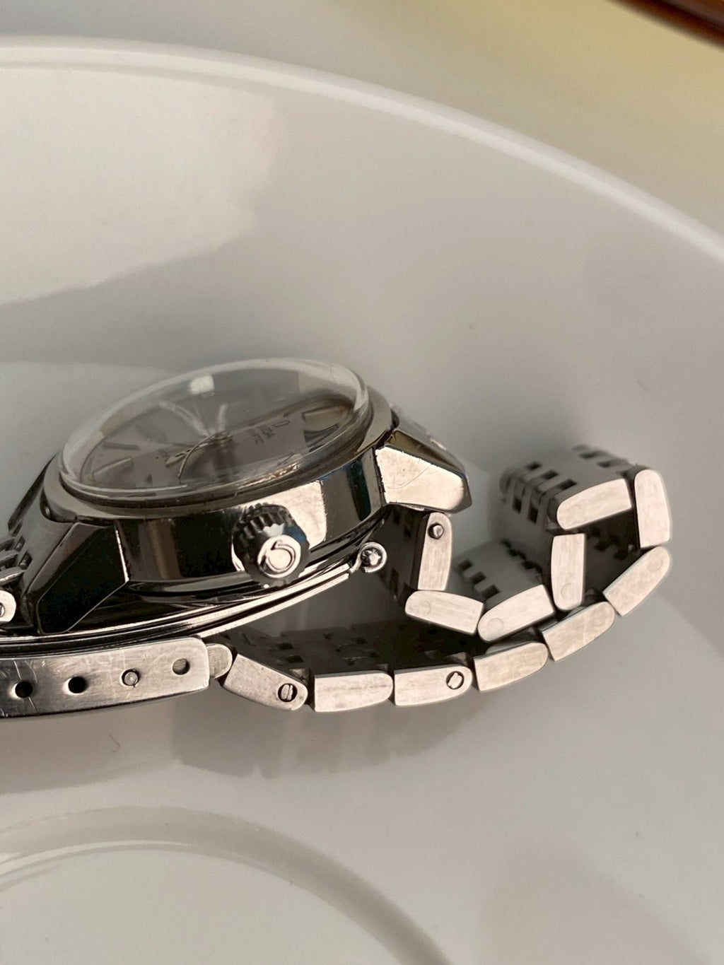Omega geneve auto date