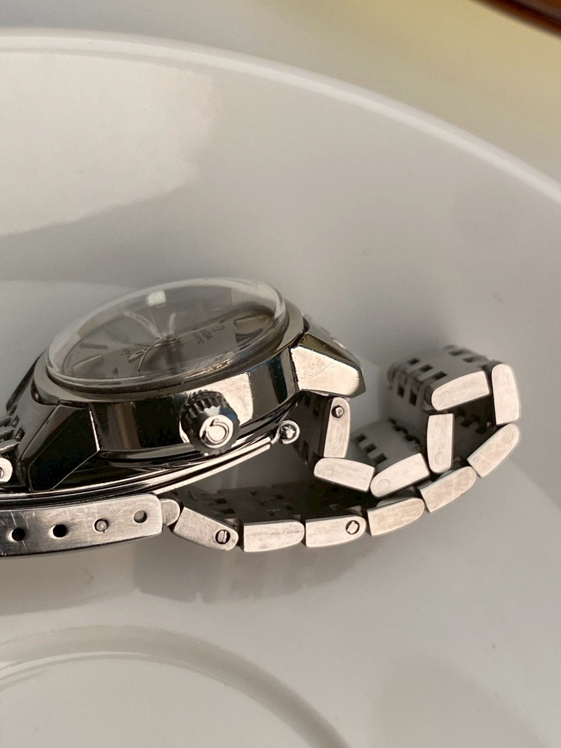 Omega geneve auto date