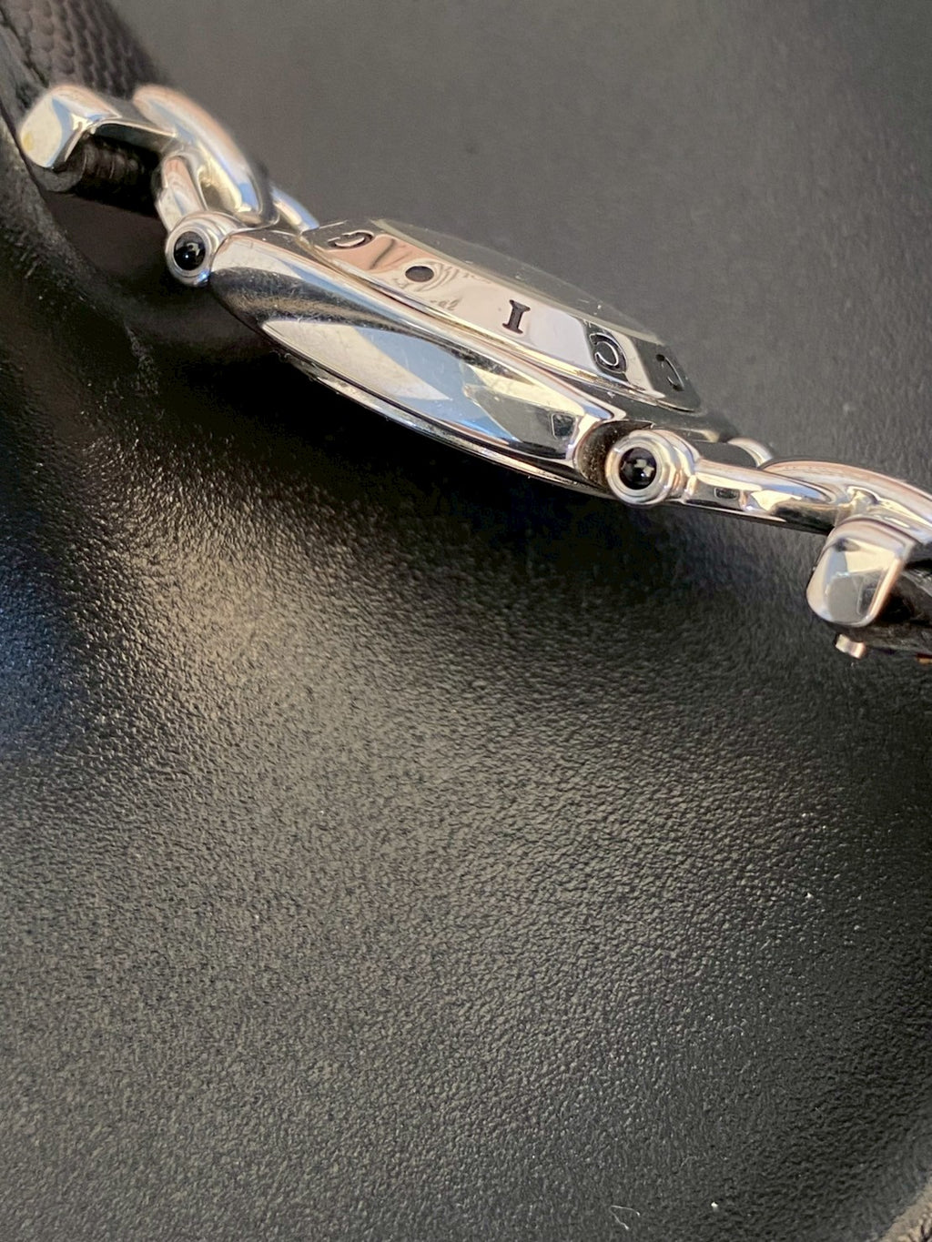 Gucci 6300L silver watch c.7306