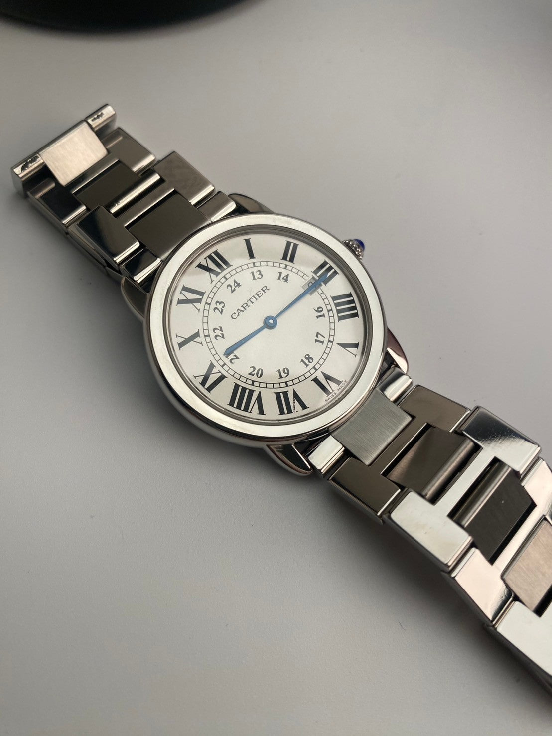 Cartier date round silver dial LM c.6159+box