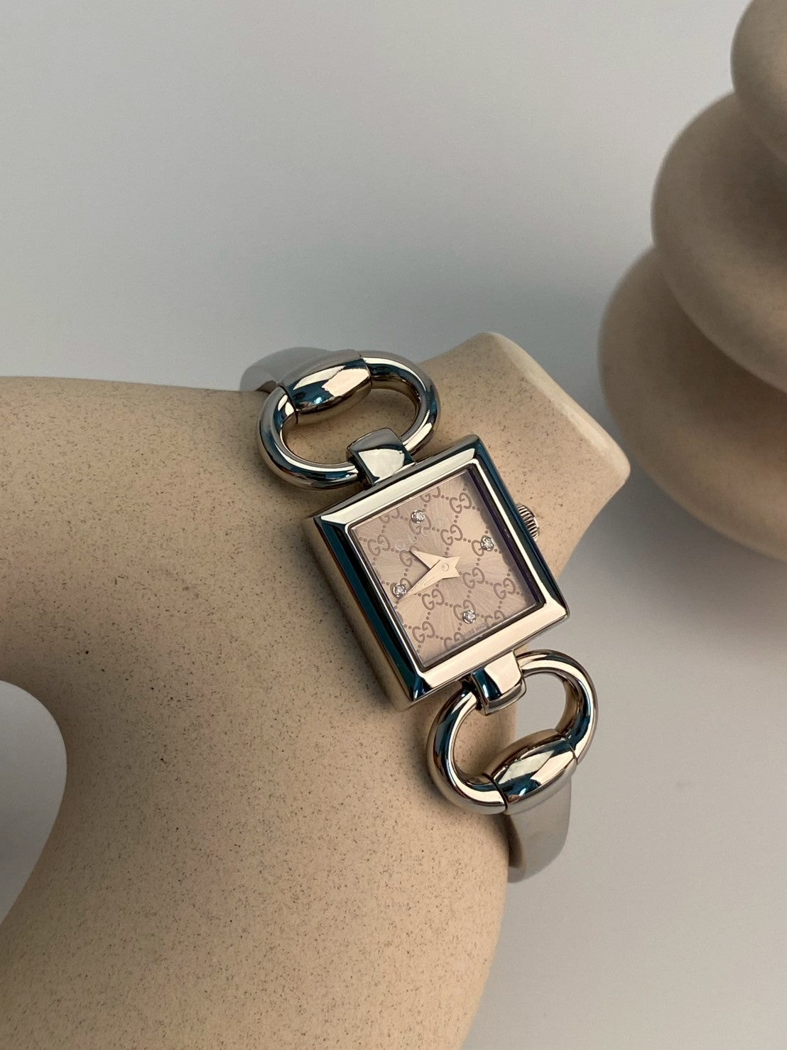 Gucci diamond logo dial