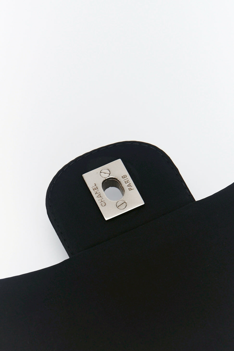Chanel nylon easy flab “10
