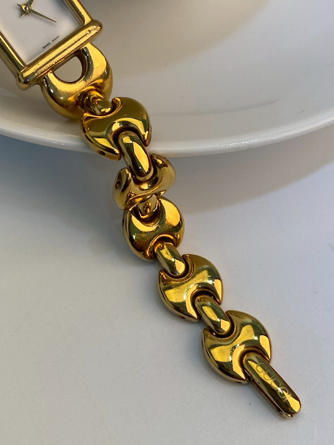 Gucci 1800I chang strap c.8853
