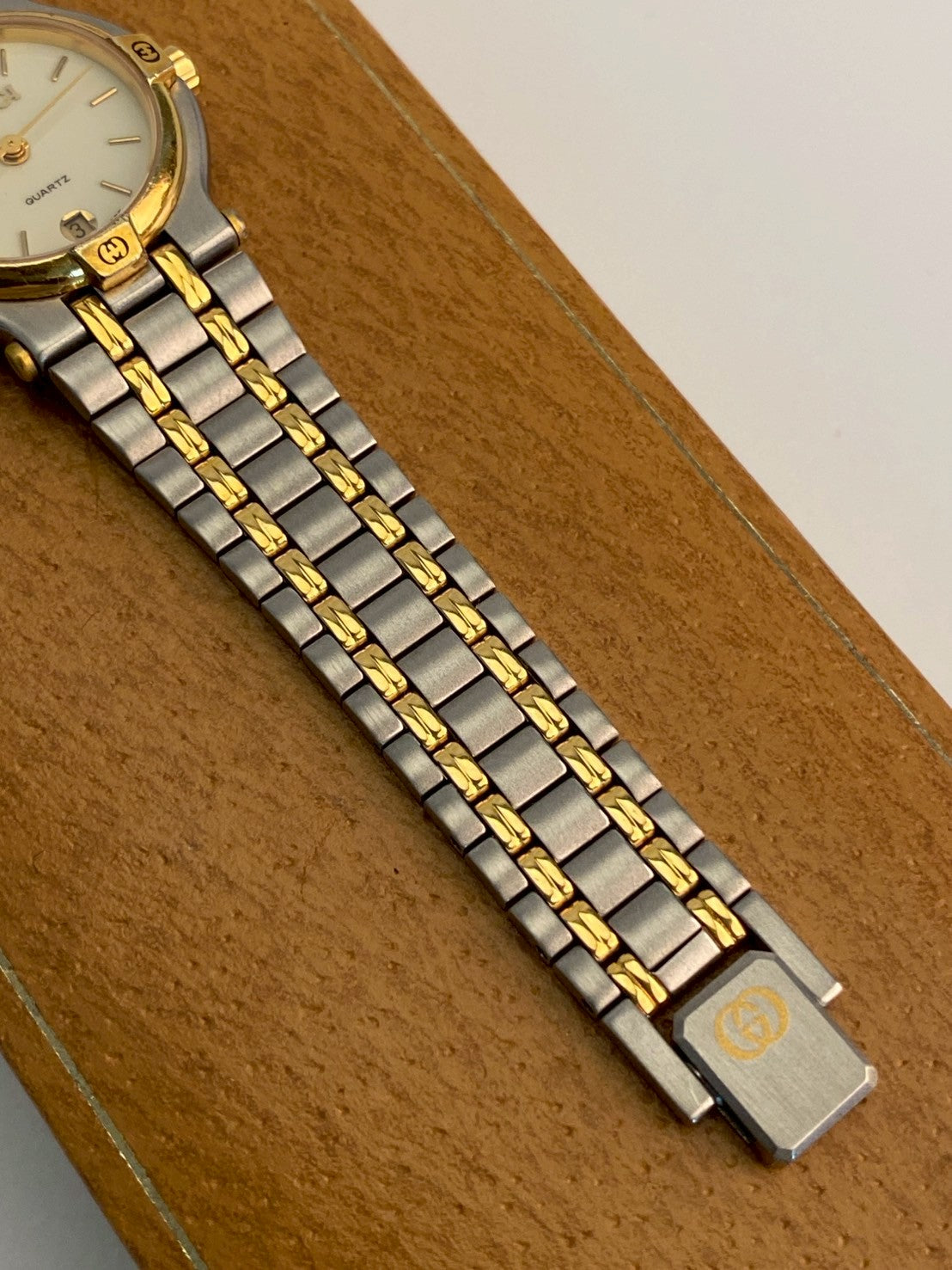 Gucci 9000l twotone watch
