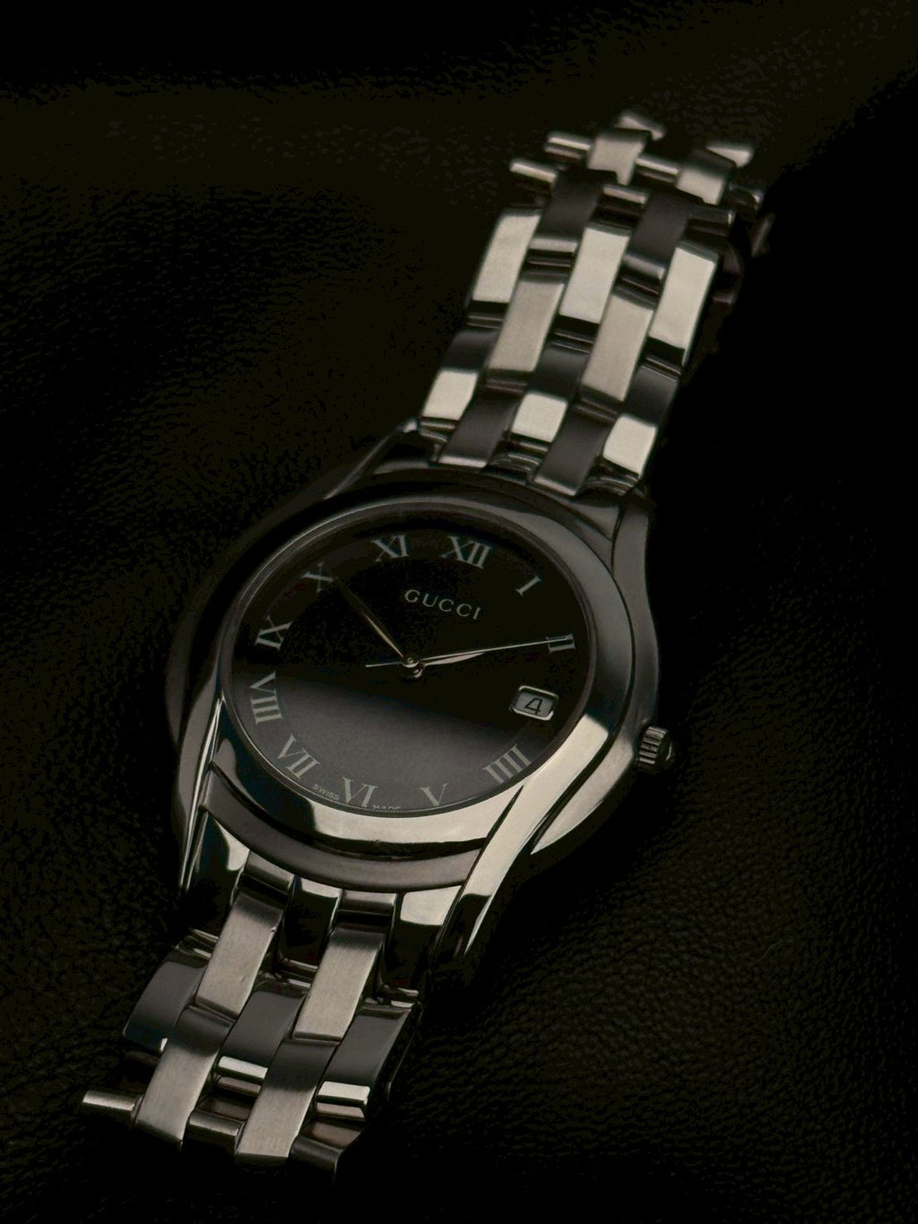 Gucci 5500m black dial date