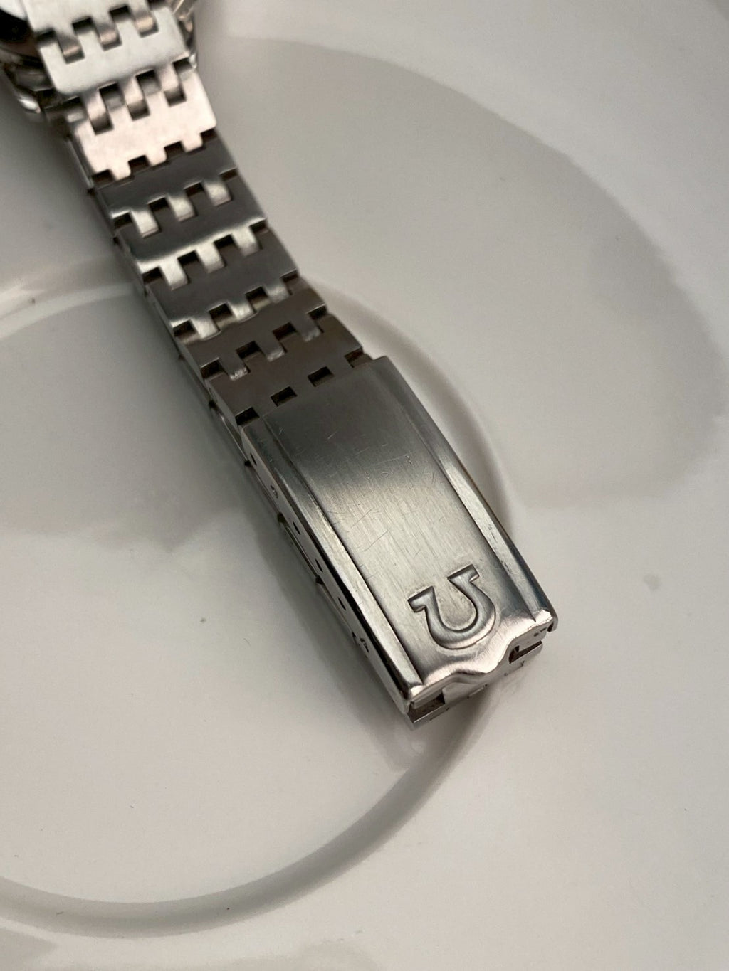 Omega geneve auto date