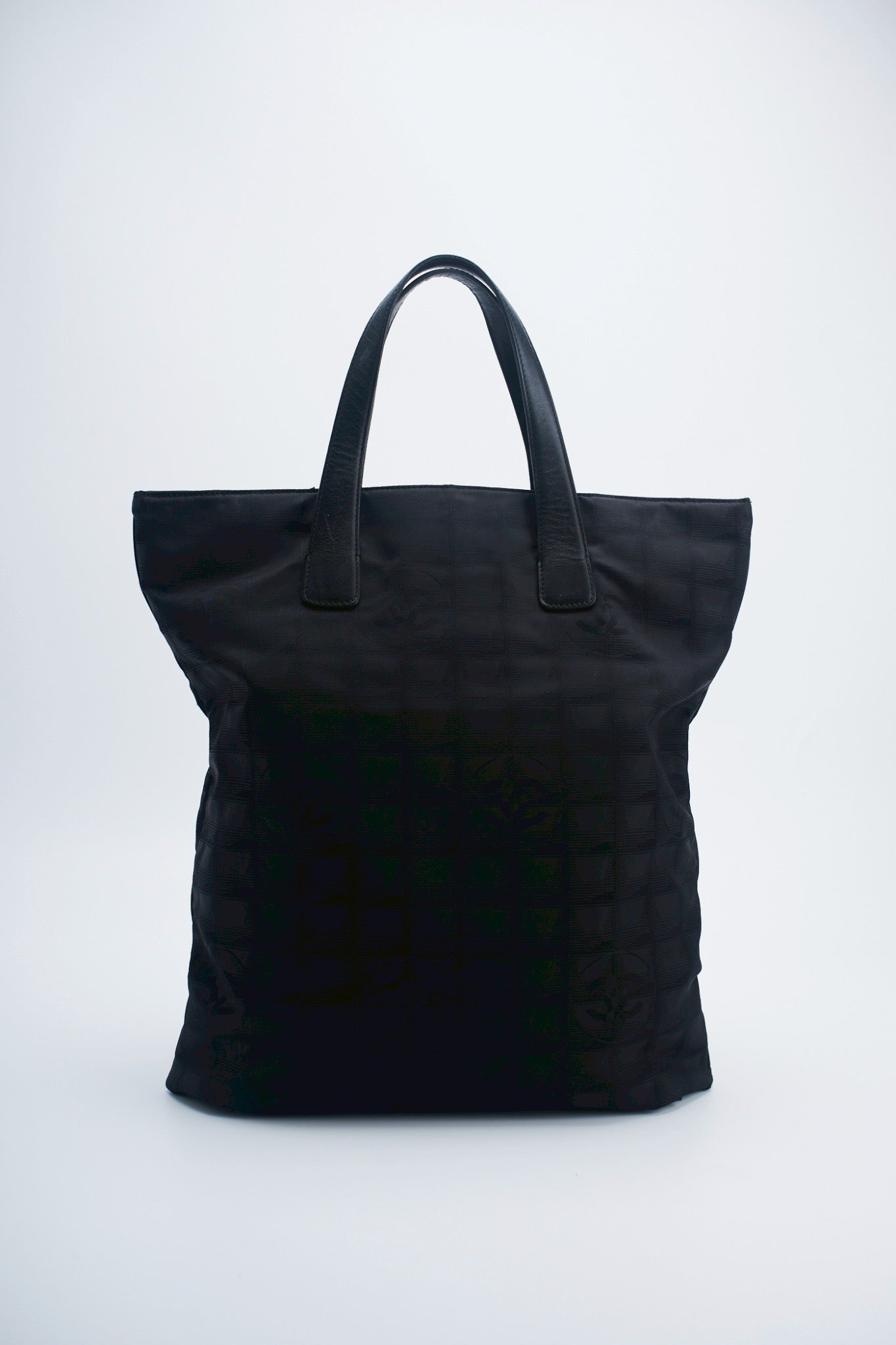 Chanel tavel line tote bag