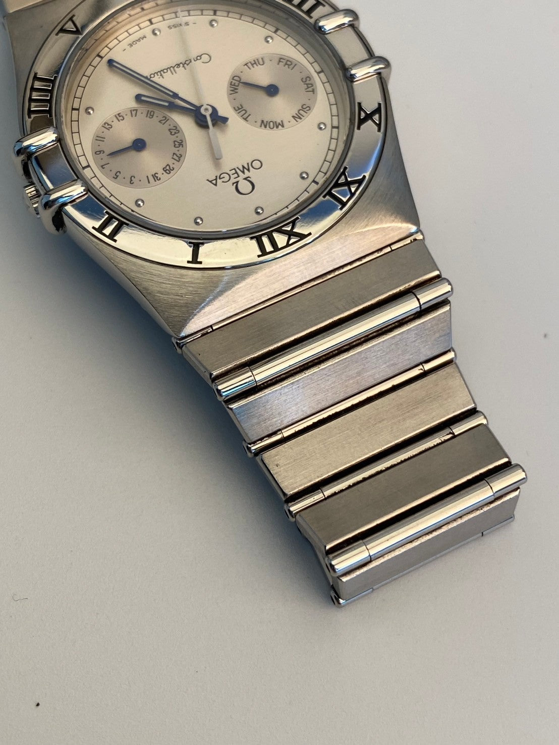 Omega constellation gray dial date c.8655