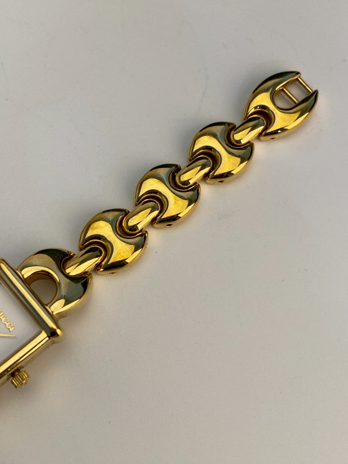 Gucci chang strap 1800L c.3849