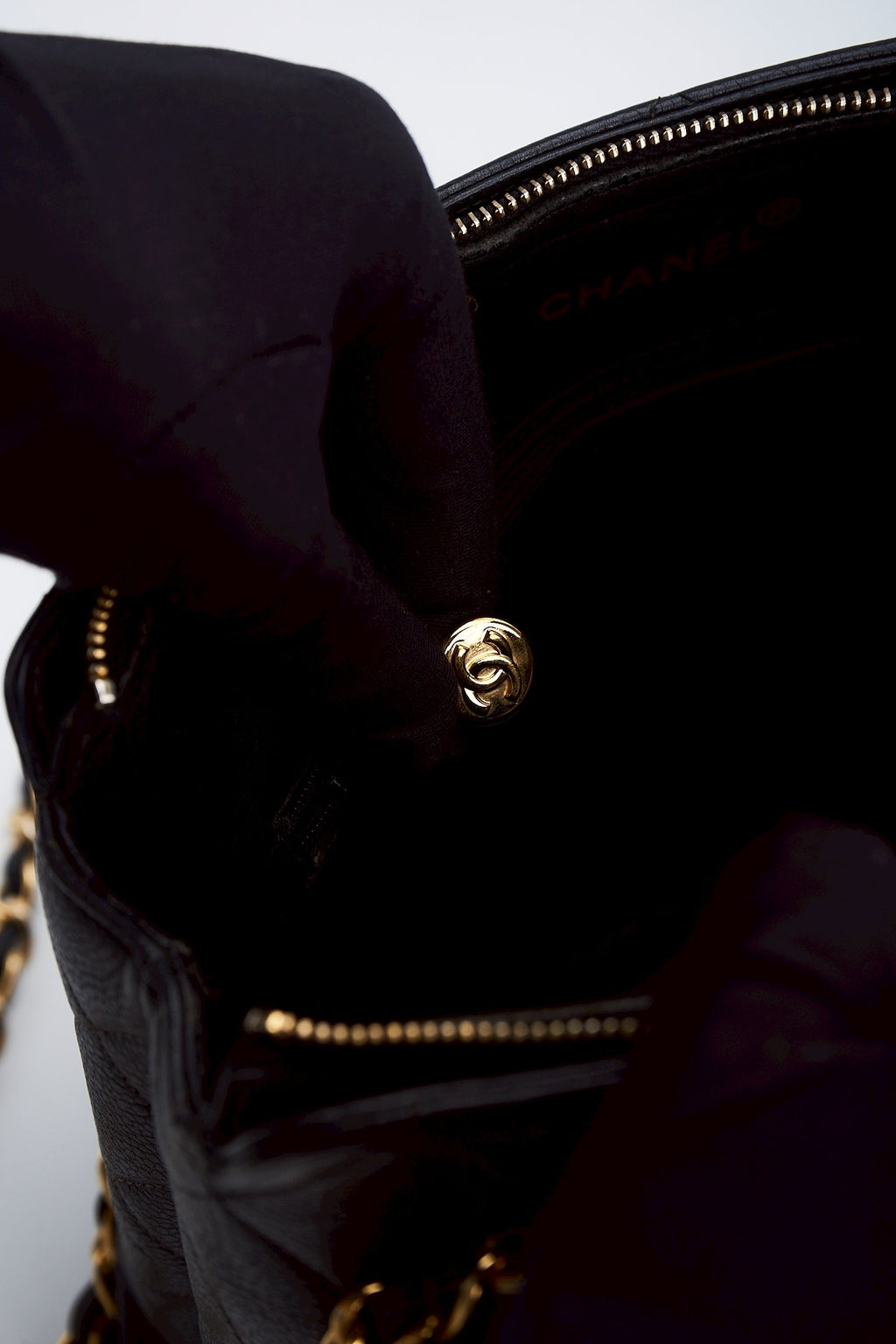 Chanel caviar chain bag