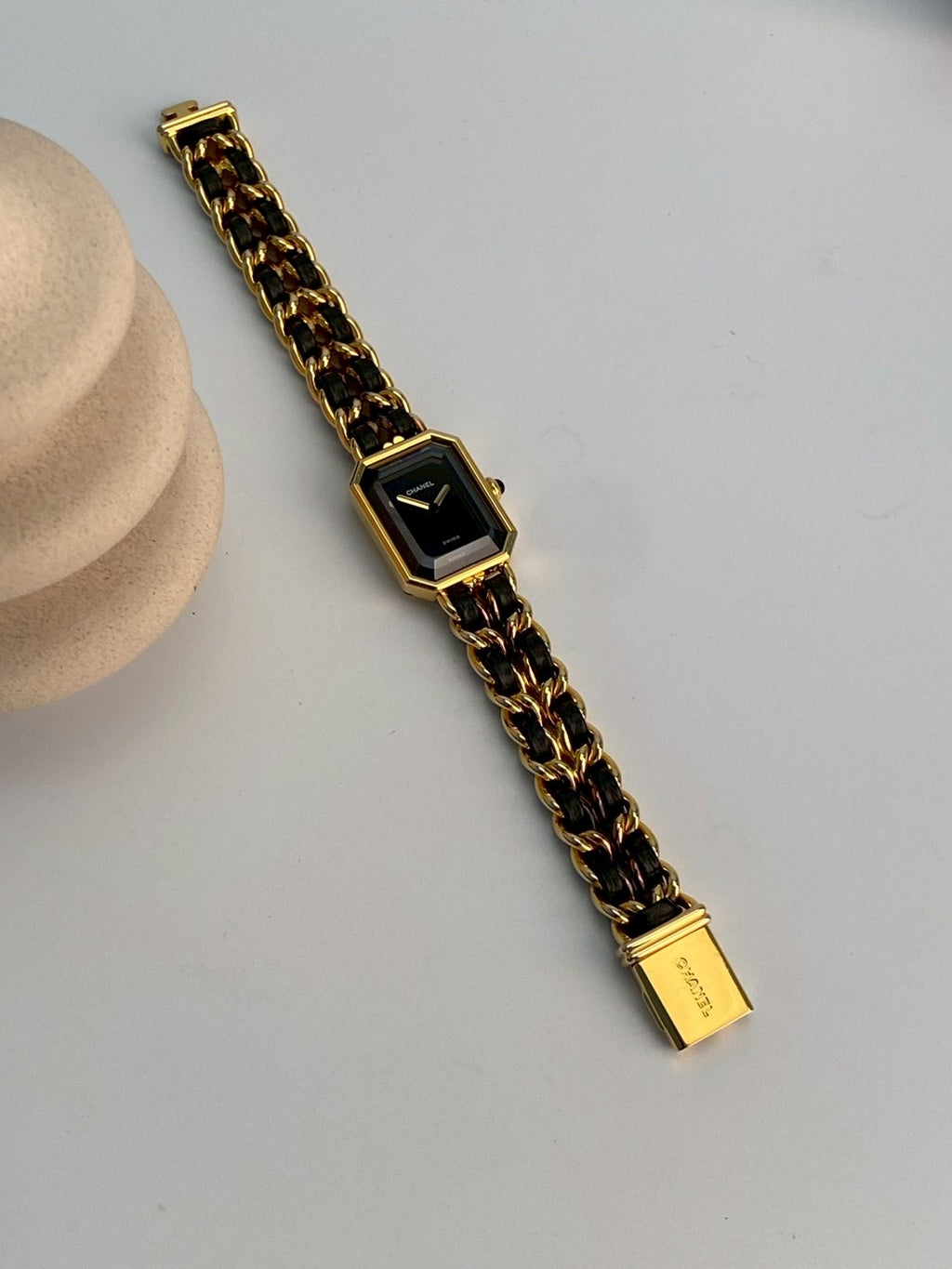 Chanel premiea size L c.5252