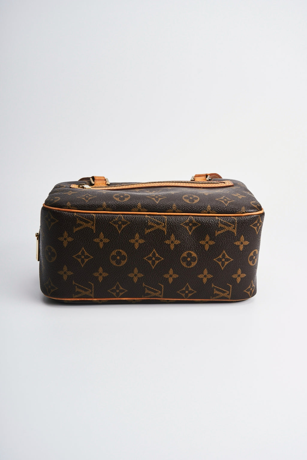 Louis vuitton cite mm size