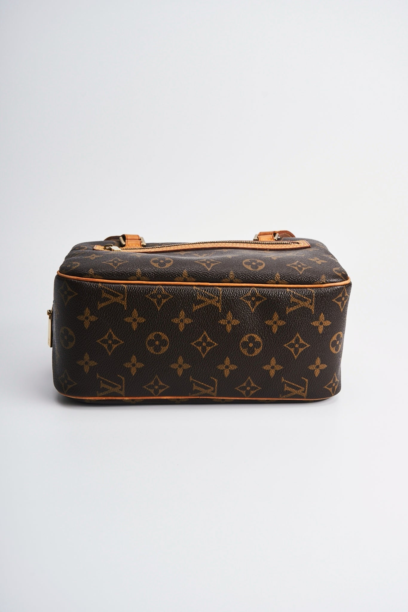Louis vuitton cite mm size