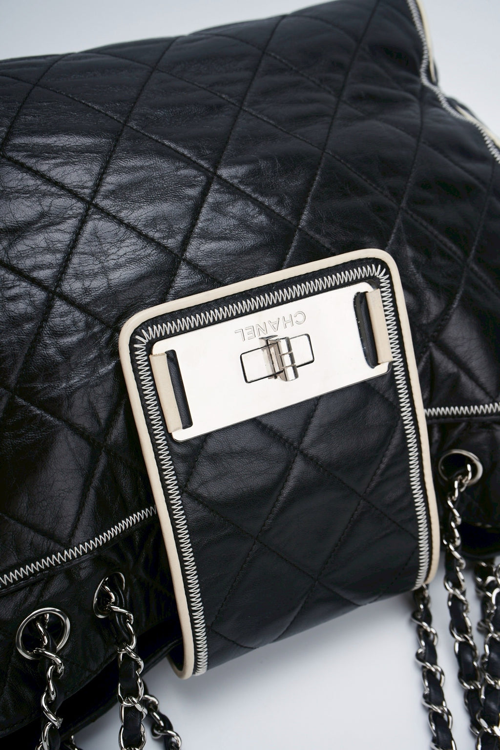 Chanel Reissue east west