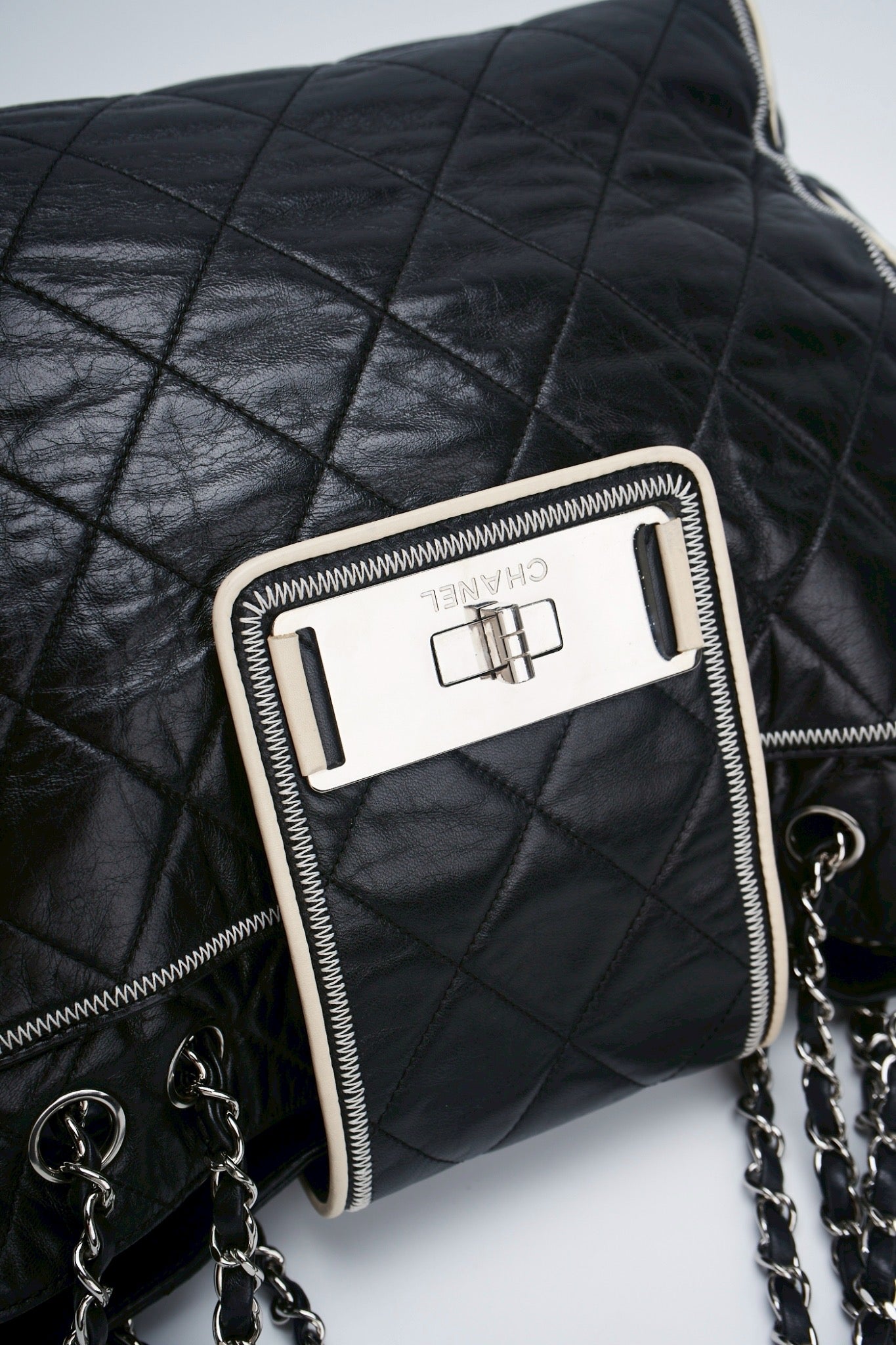 Chanel Reissue east west