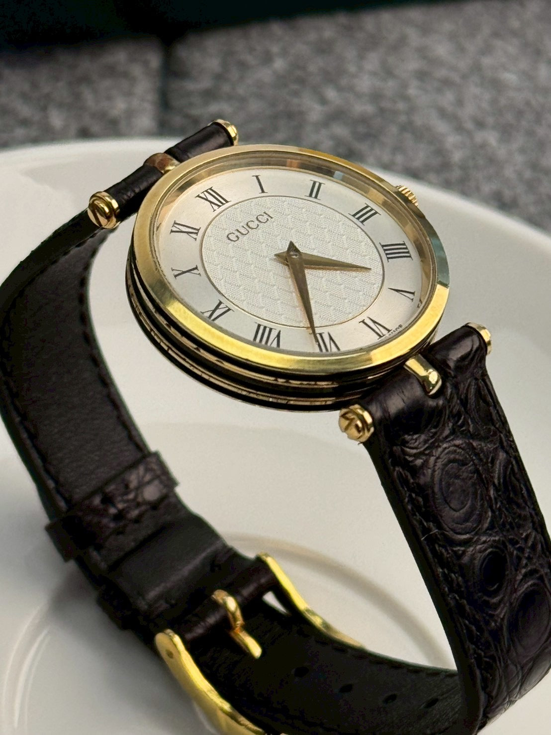 gucci 2000l gray dial boy c.5316