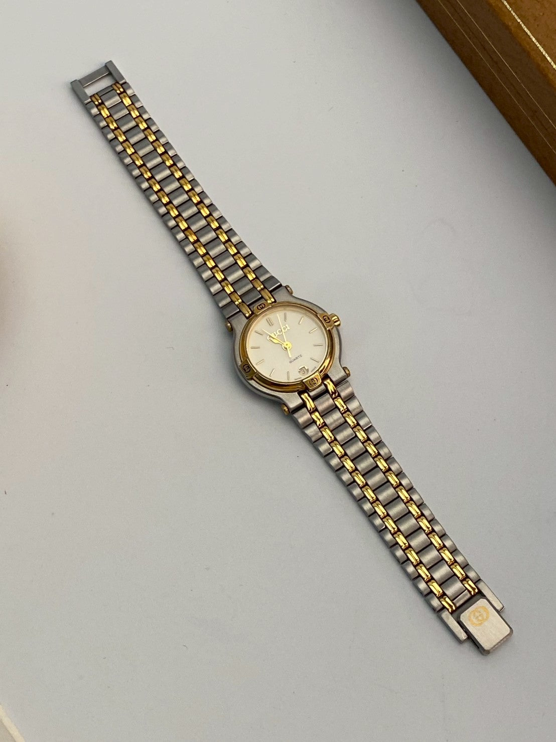 Gucci 9000l twotone watch