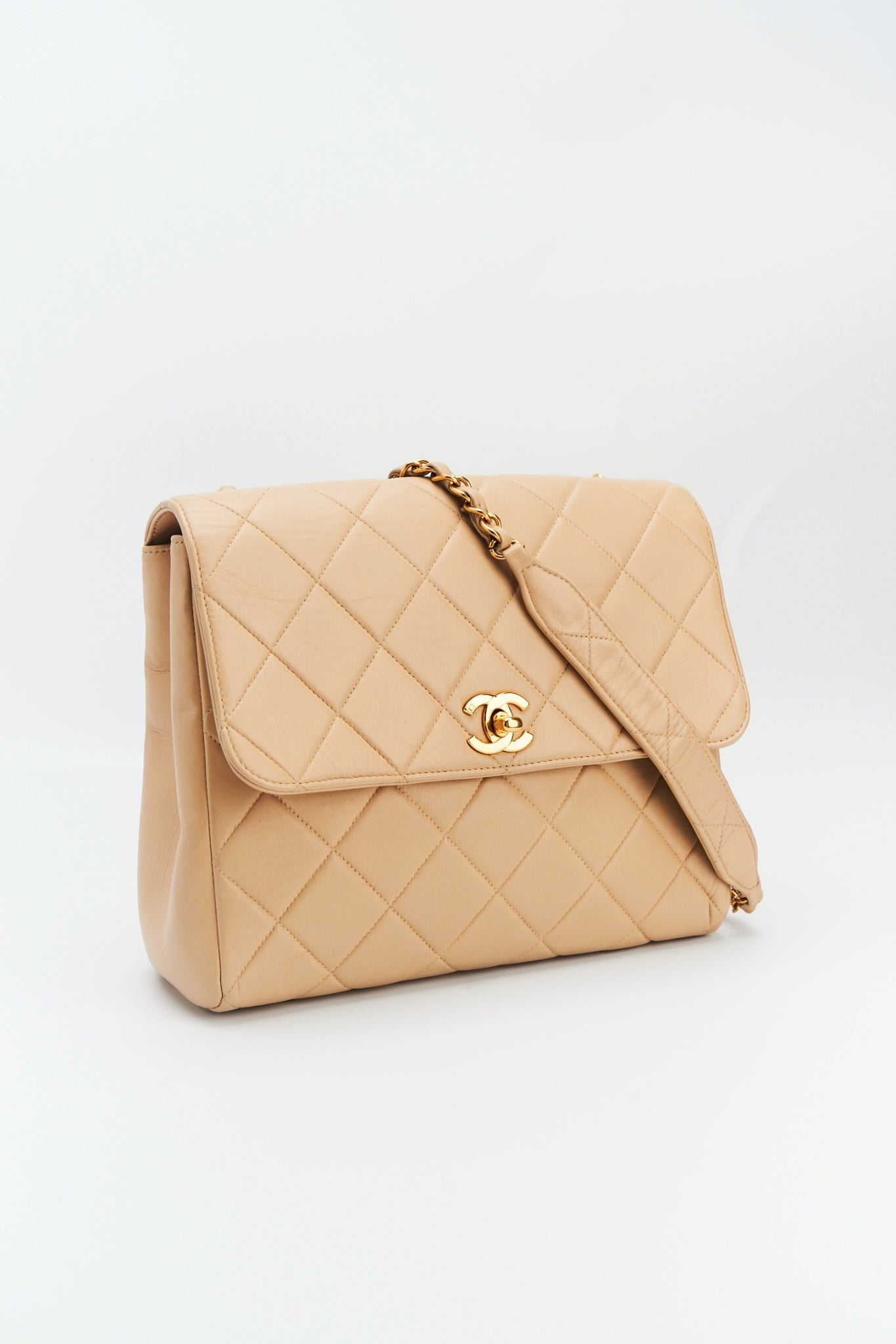 Chanel Quilted shoulder bag beige