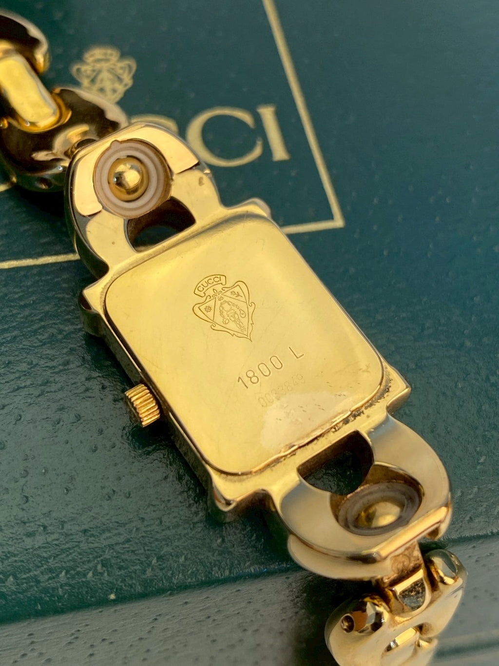 Gucci chang strap 1800L c.3849