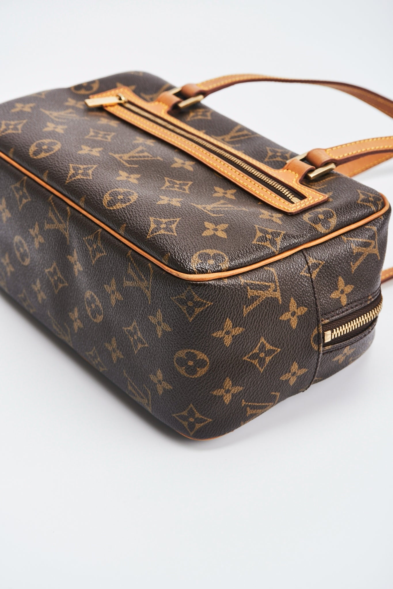 Louis vuitton cite mm size