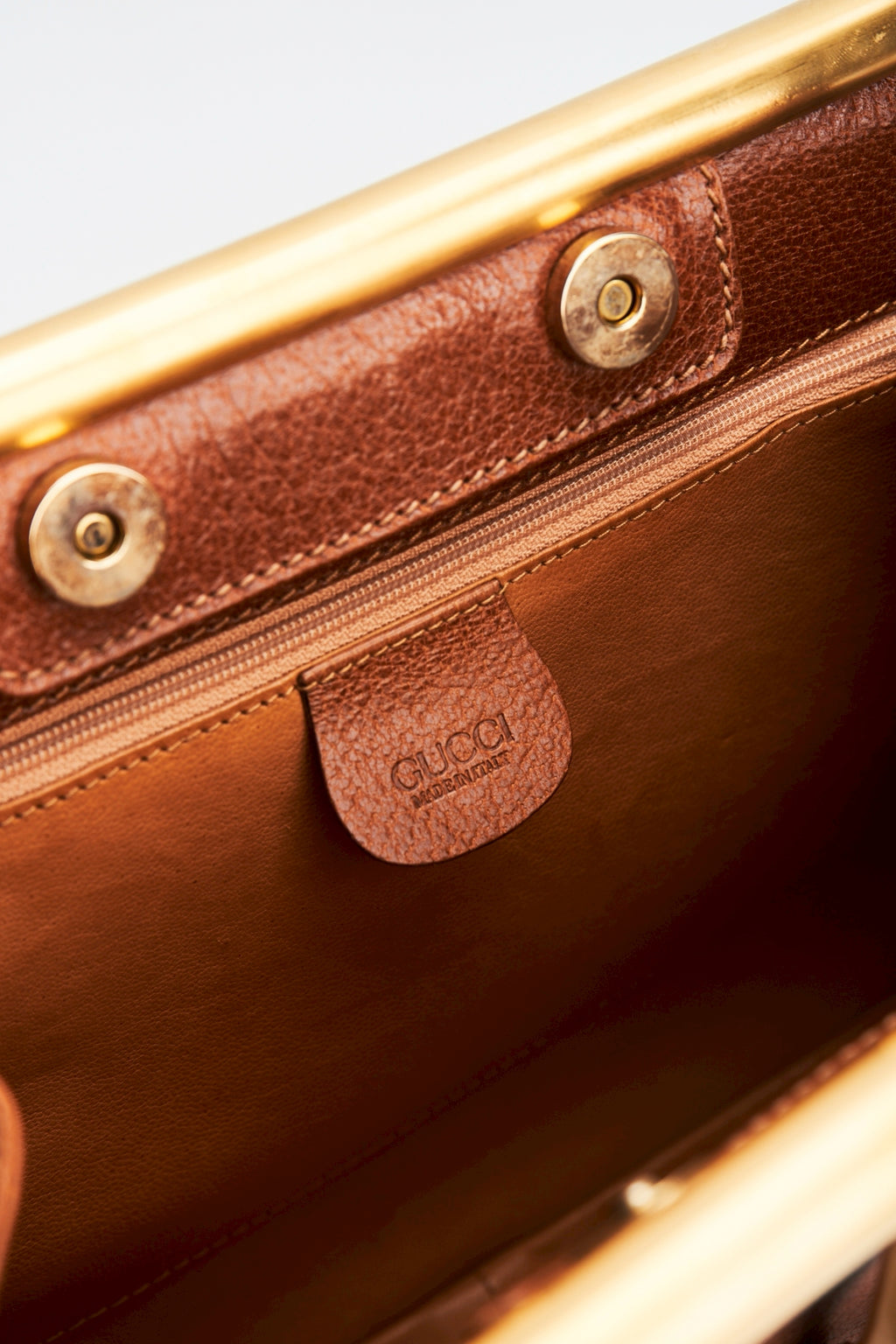 Gucci buckle leather