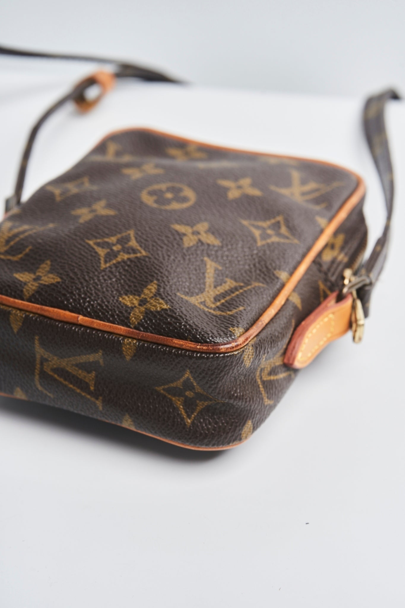 Louis vuitton amazon mini crossbody