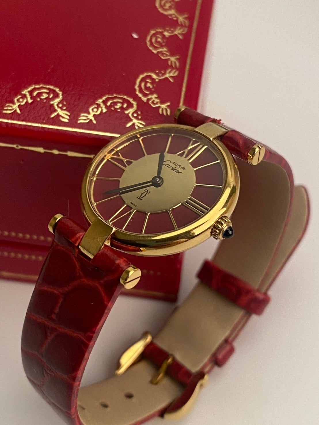 Cartier cilcle red dial sm c.9483