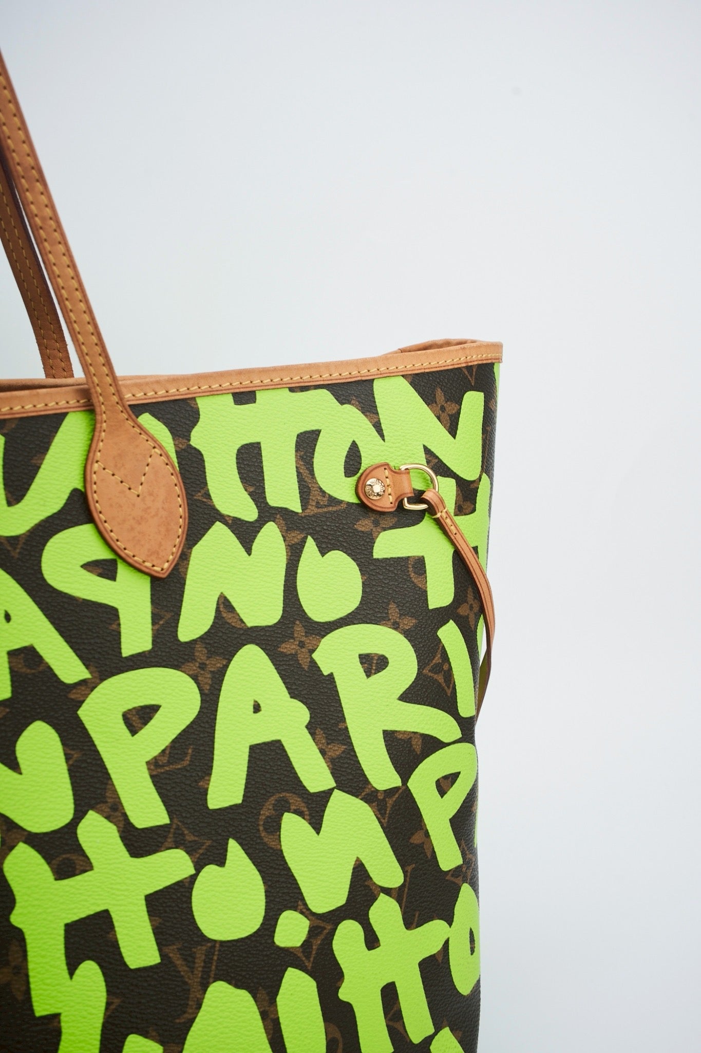 Lv graffiti neverfull green gm