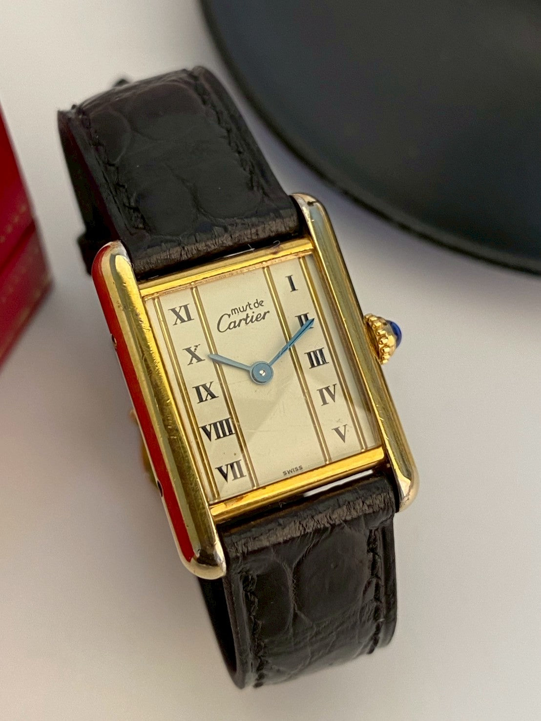 Cartier tank gold white dial sm c.7001