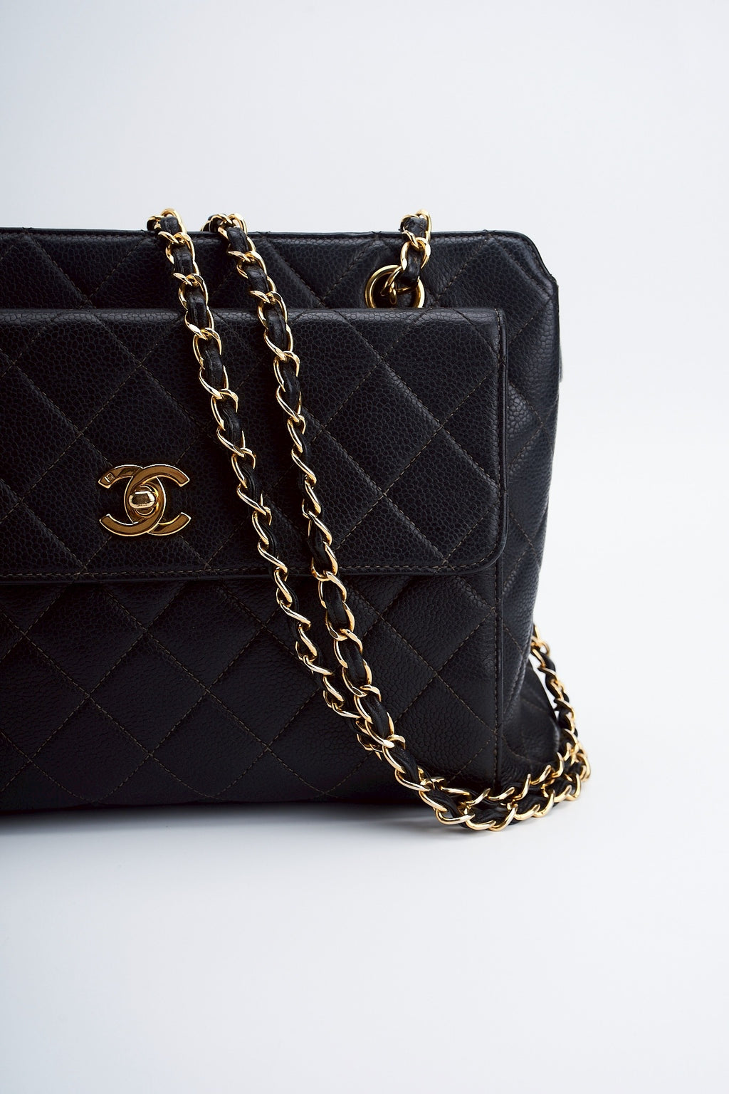 Chanel caviar chain bag