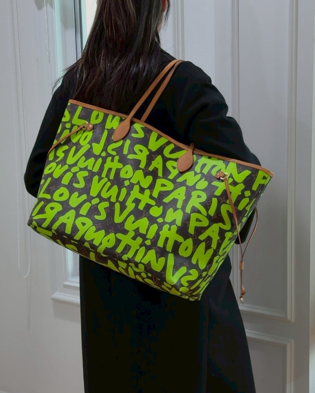 Lv graffiti neverfull green gm