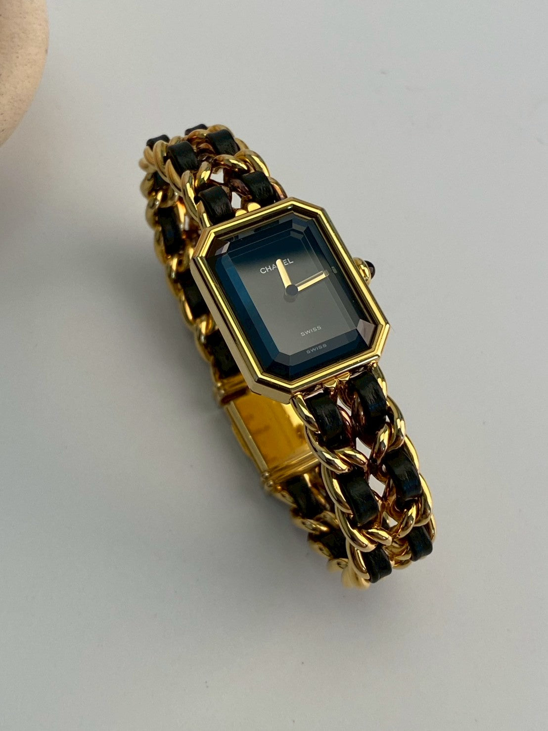 Chanel premiea size L c.5252