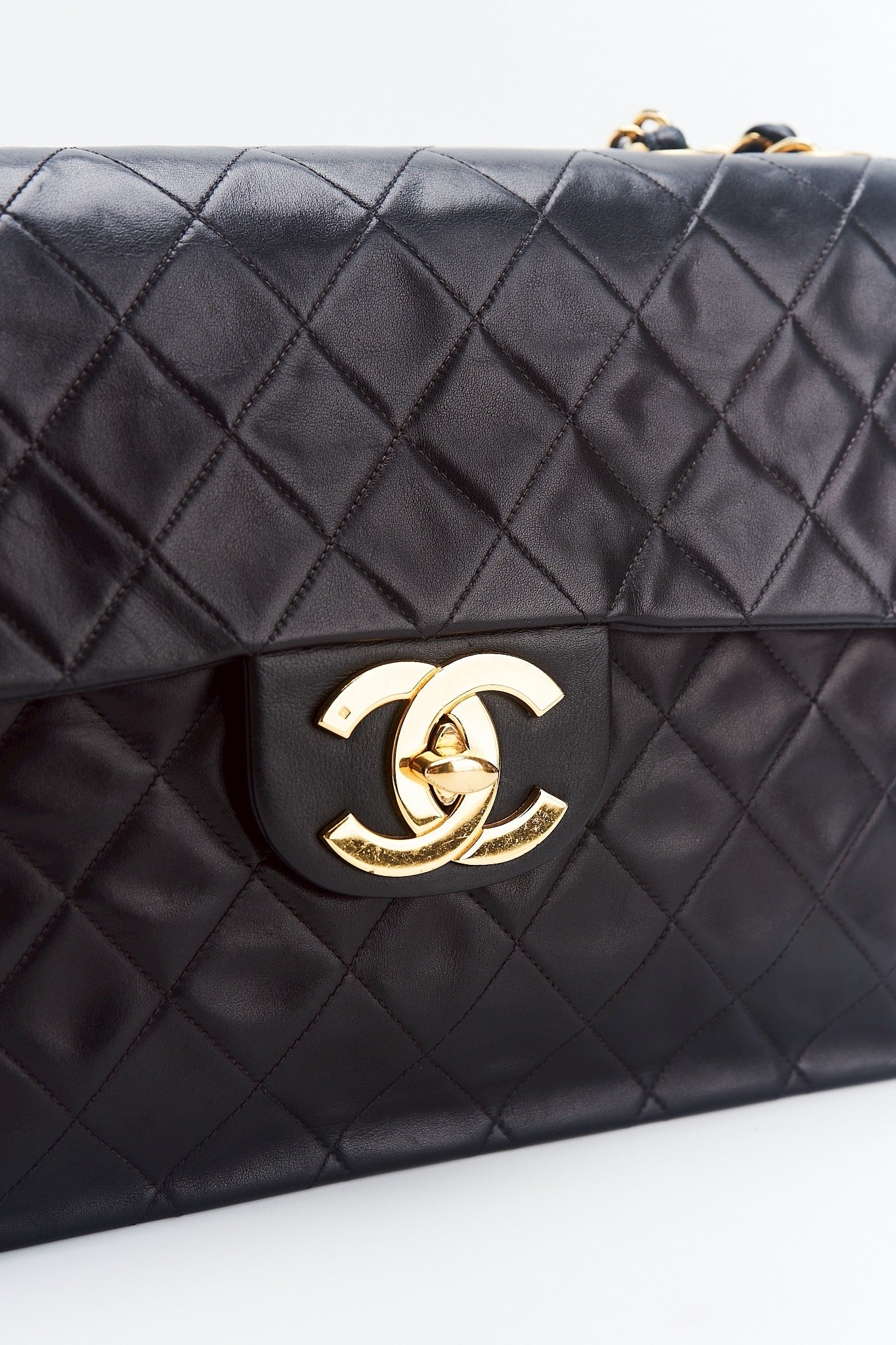 Chanel classic maxi