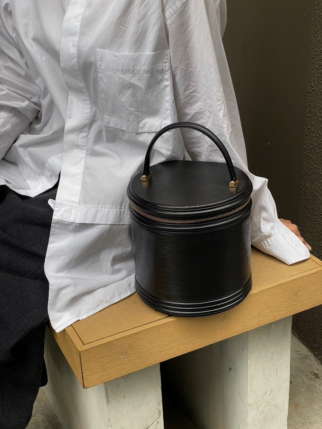 Louis vuitton bucket epi