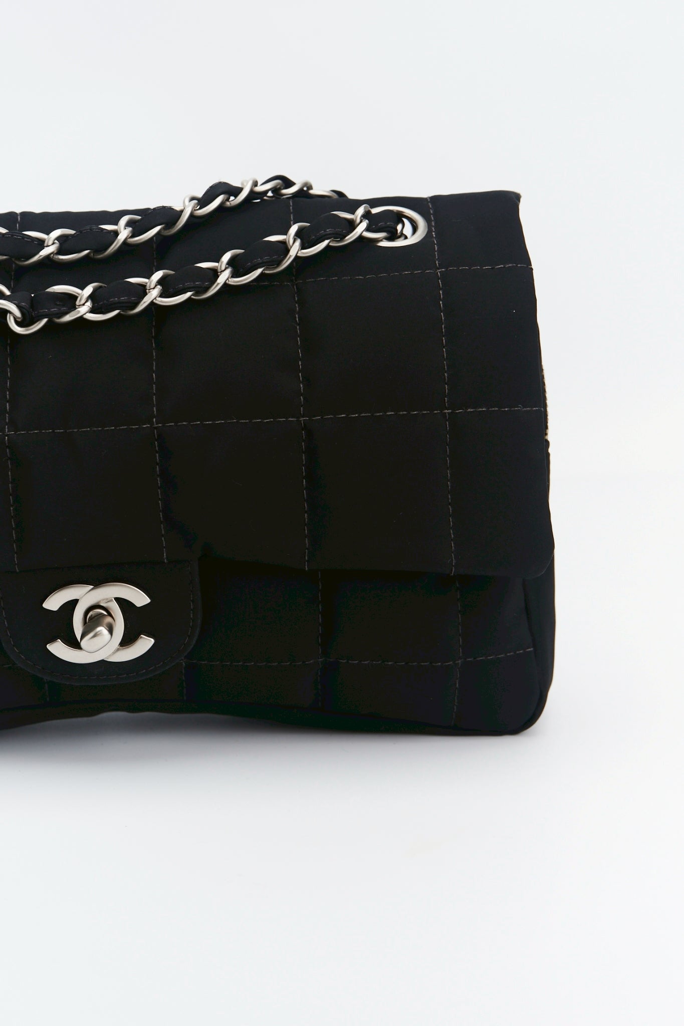Chanel nylon easy flab “12