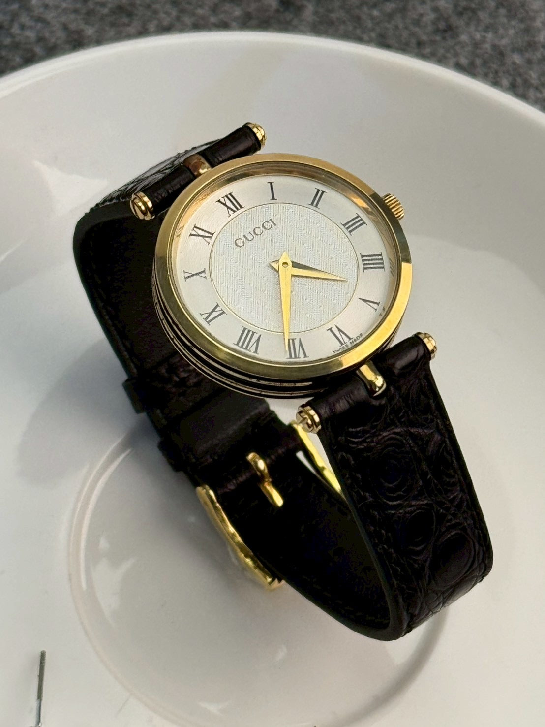 gucci 2000l gray dial boy c.5316