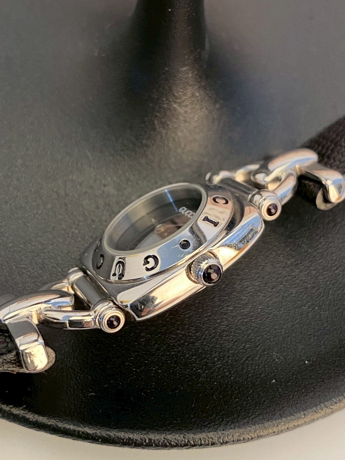 Gucci 6300L silver watch c.7306
