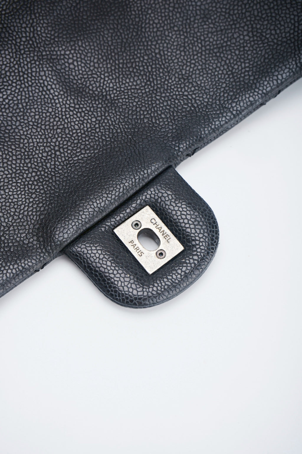 Chanel easy flab caviar skin