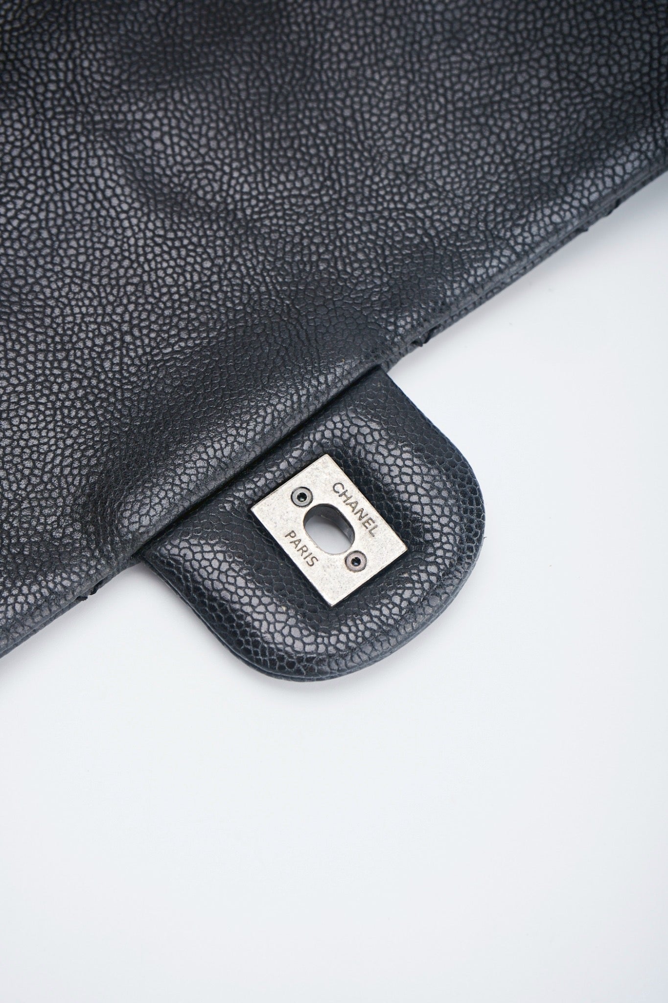 Chanel easy flab caviar skin