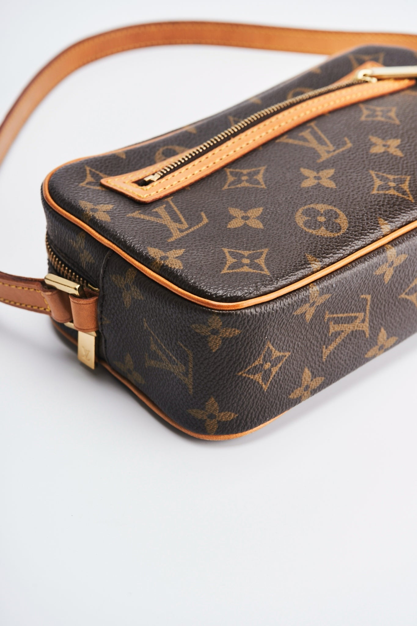 Louis vuitton cite pm size