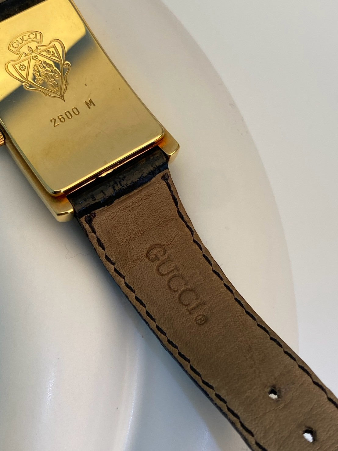 Gucci 2600m gold c.2986