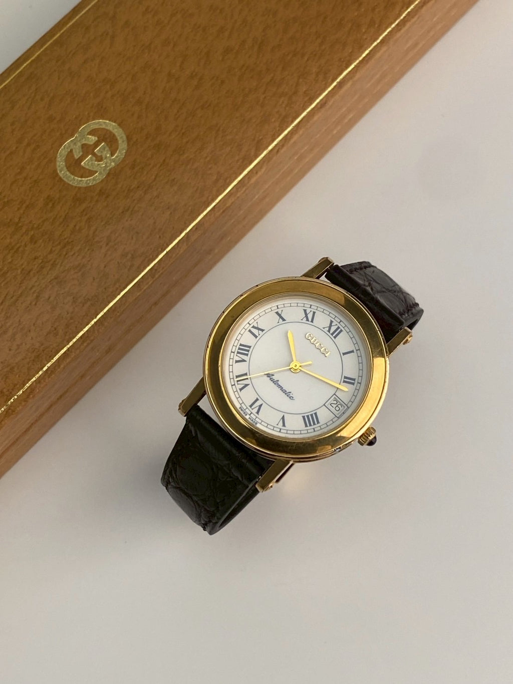 Gucci 7200Auto white dial