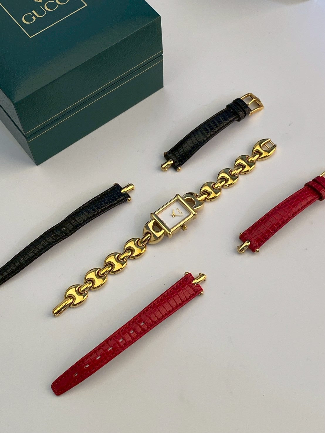 Gucci chang strap 1800L c.3849