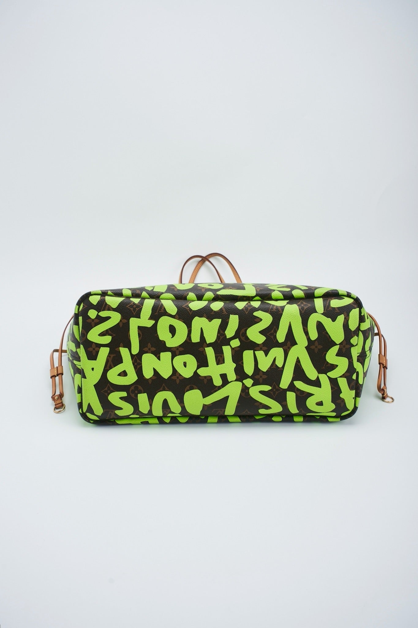 Lv graffiti neverfull green gm