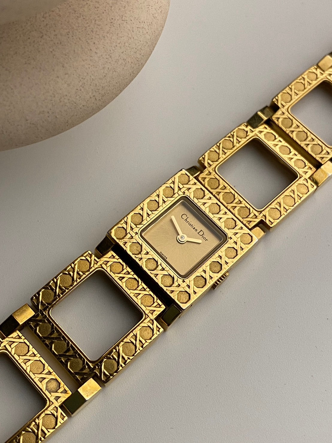 Dior d60-159 gold dial