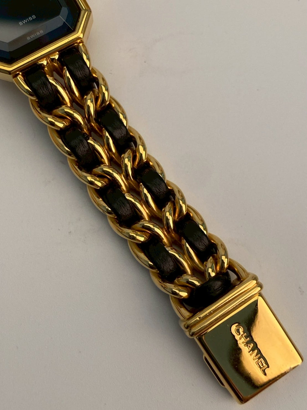 Chanel premiea size L to S size c.4413
