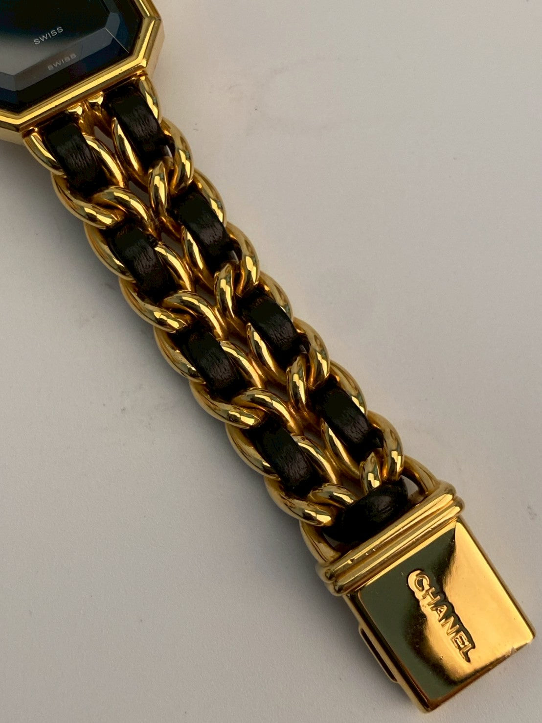 Chanel premiea size L to S size c.4413